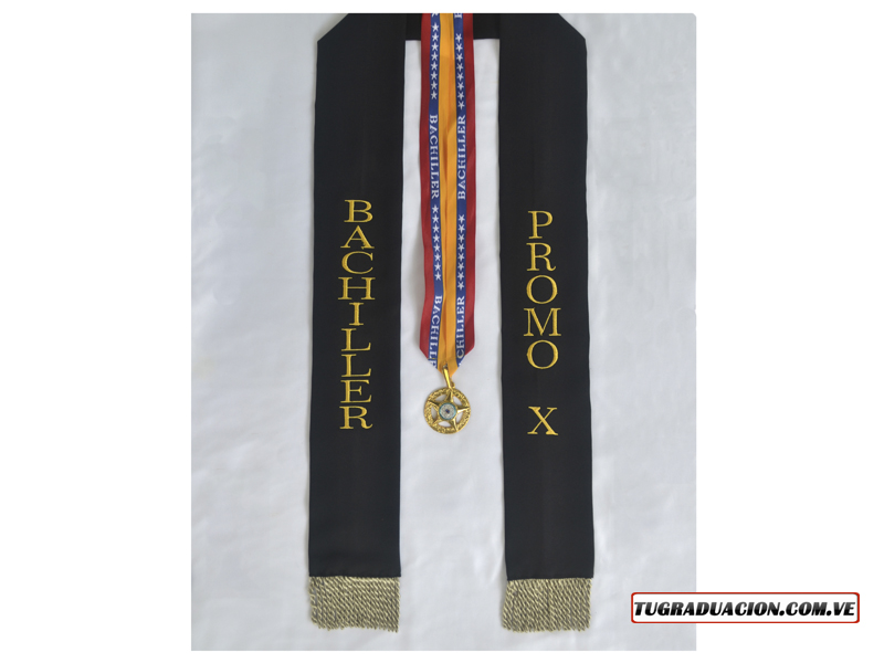 Estola negra de graduación bordada con medalla