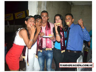 Celebrando en la fiesta